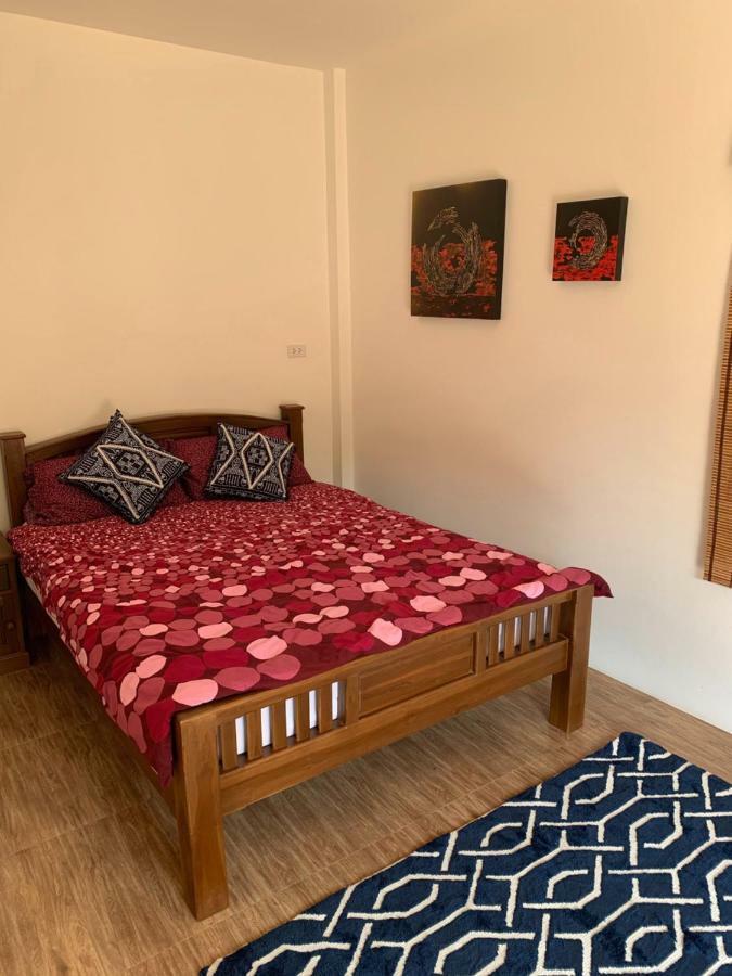 Sunray Guesthouse สุนันท์บ้านพักริมคลอง Uthai Thani Exterior photo